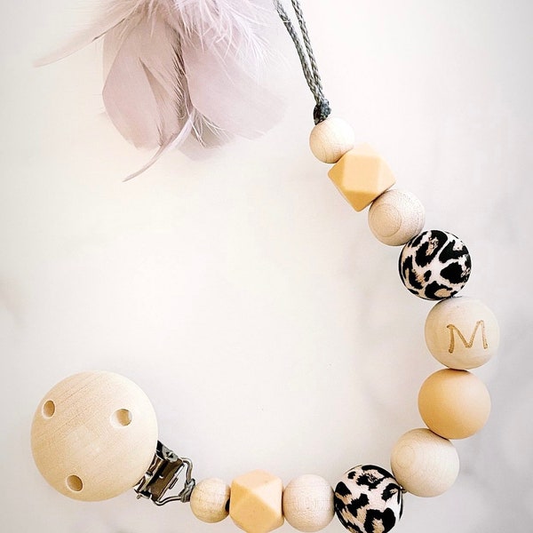 Pacifier chain Leo with initial