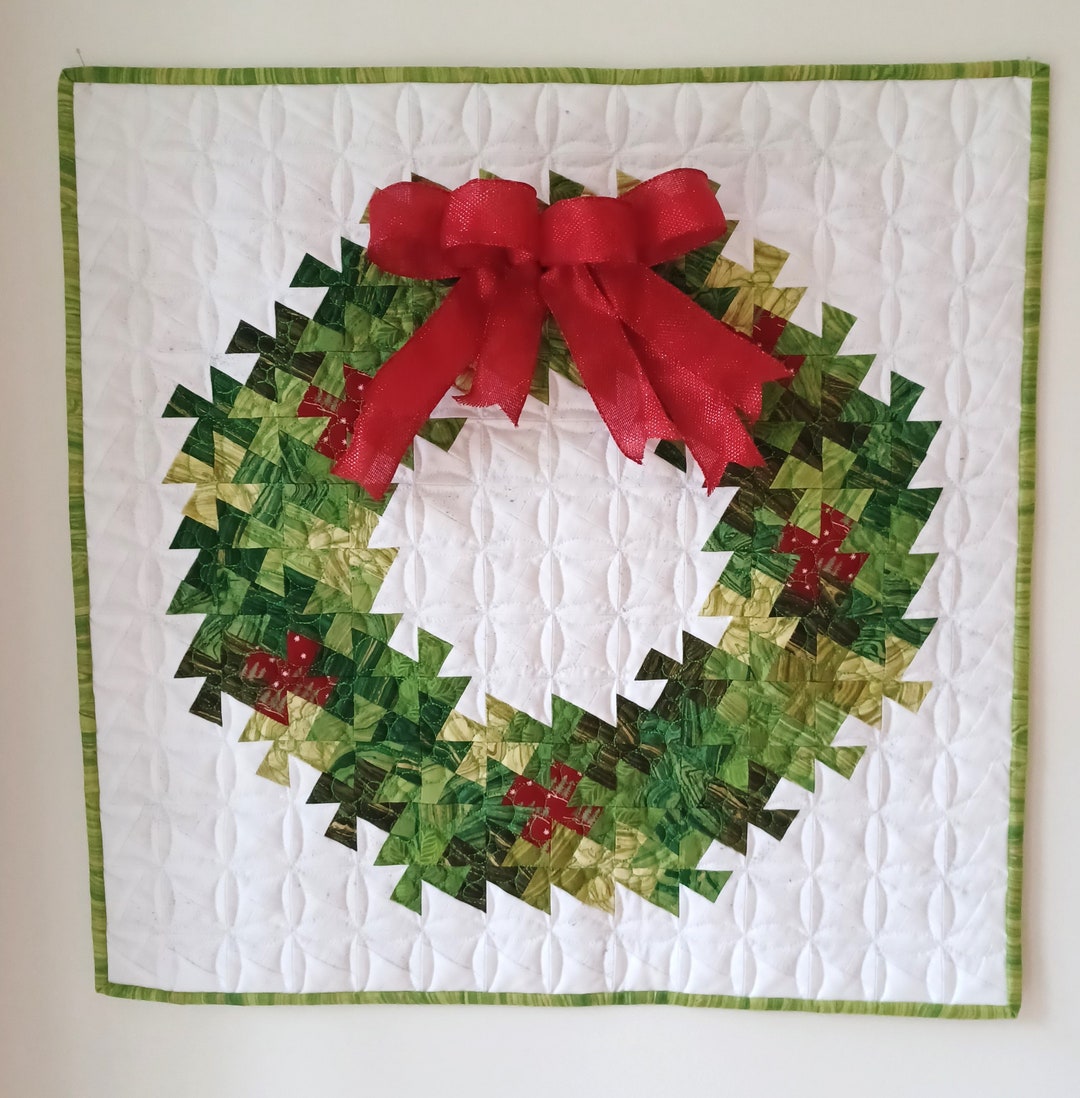 Christmas Wreath Quilt Wall Hanging or Table Topper Etsy