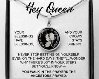 Collana Black Queen: ciondolo in acciaio inossidabile che simboleggia l'emancipazione, regalo ispiratore