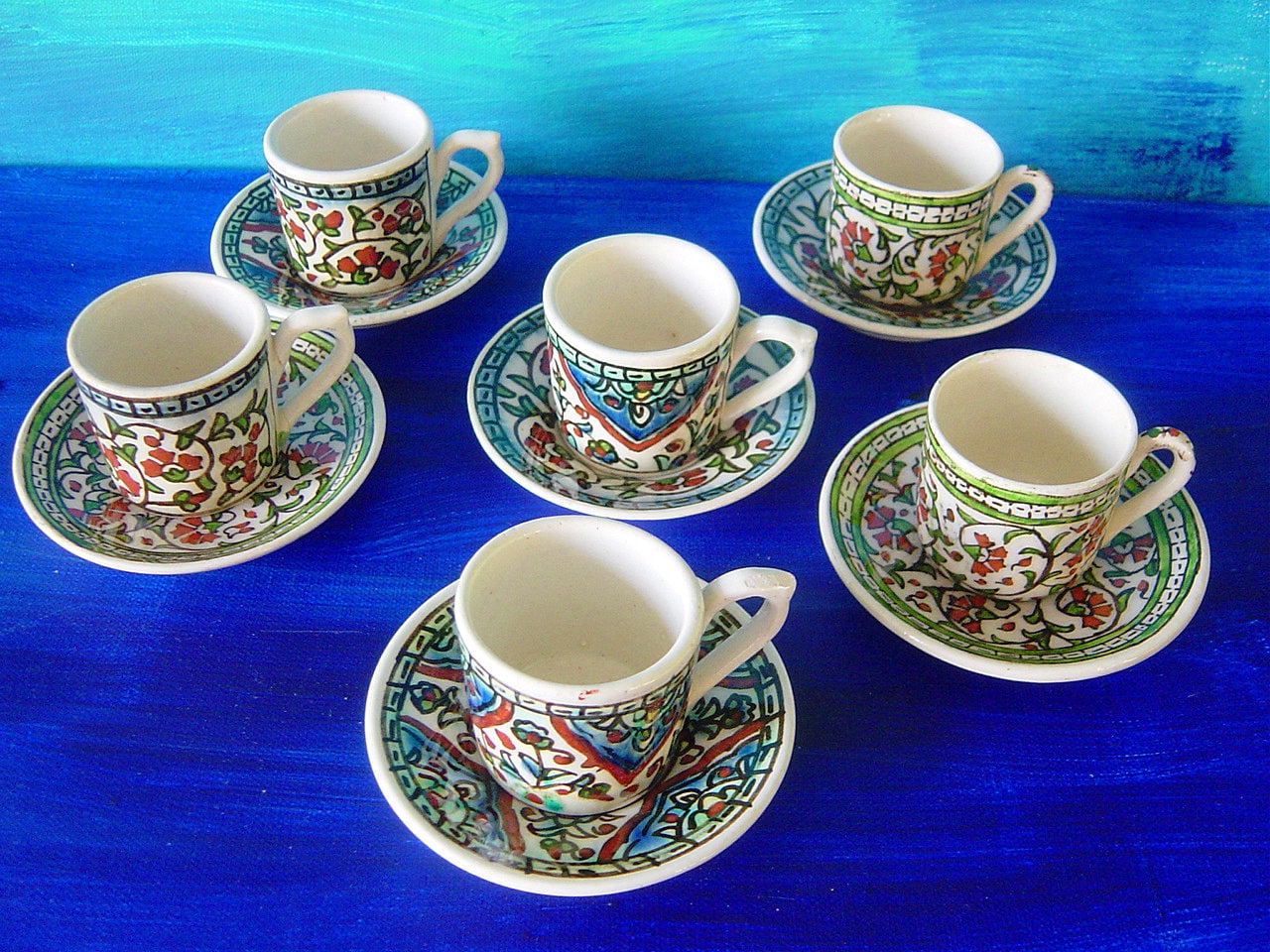 Antik Iznik Tassen Mokka Espresso, Kornblumen Orientalisch Buntes Blumen-Muster, Vintage Teegeschirr, BOHEMIAN ECLECTIC Maximalist Mustermix