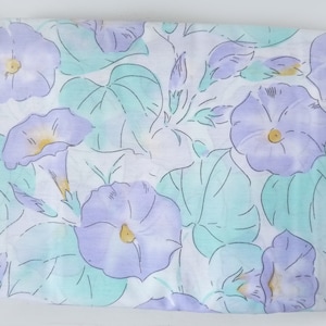 50s 60s farmhouse bed linen, vintage flower picture bed linen, farmhouse garden morning glory purple green, 50s botanical trend fabric floral standard set