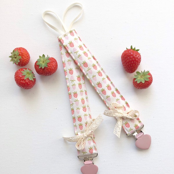 1 Baby Girl Pacifier Clip * Schnullerband Baumwolle * Erdbeeren * Rosa Metall Herz Clip