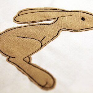 Embroidery file bunny with bee doodle 10 x 10 cm image 3