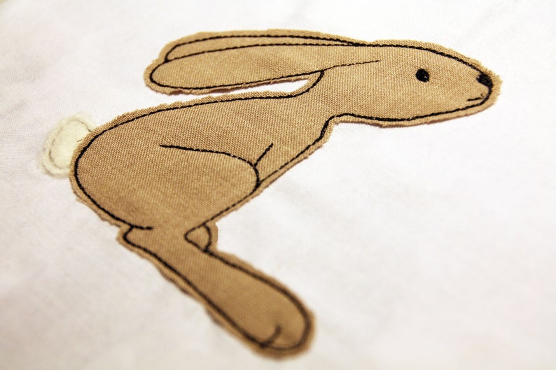 Embroidery file bunny with bee doodle 10 x 10 cm image 3