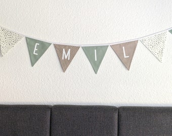 Wimpelkette Kinderzimmer, Geschenk Baby mit  Namen, Wimpelgirlande, Wimpelkette personalisiert, grün, taupe