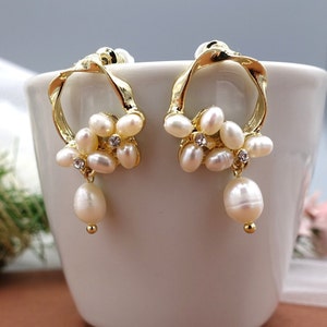 Bridal jewelry vintage stud earrings in gold with freshwater pearl earrings for the bride