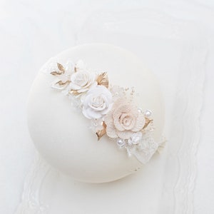 Bandeau de bébé crème et or, couronne de fleur de bébé, bandeau de fille de fleur, fleur de couronne de baptême, bandeau de baptême de baptême, couronne de fleur de bébé image 1