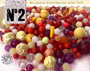 alte vintage Perlen anno 1970 - aus Kunststoff - bunter Zufalls-Mix ca 150 Perlen - ø von ca 8 - 20 mm - Nr 141