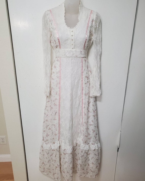 70's Union Made Gunne Sax Inspired Floral and Lace