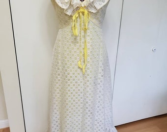 Vintage Lilli Diamond California Lace Prairie Dress