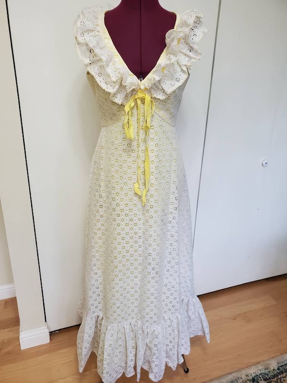 Vintage Lilli Diamond California Lace Prairie Dres