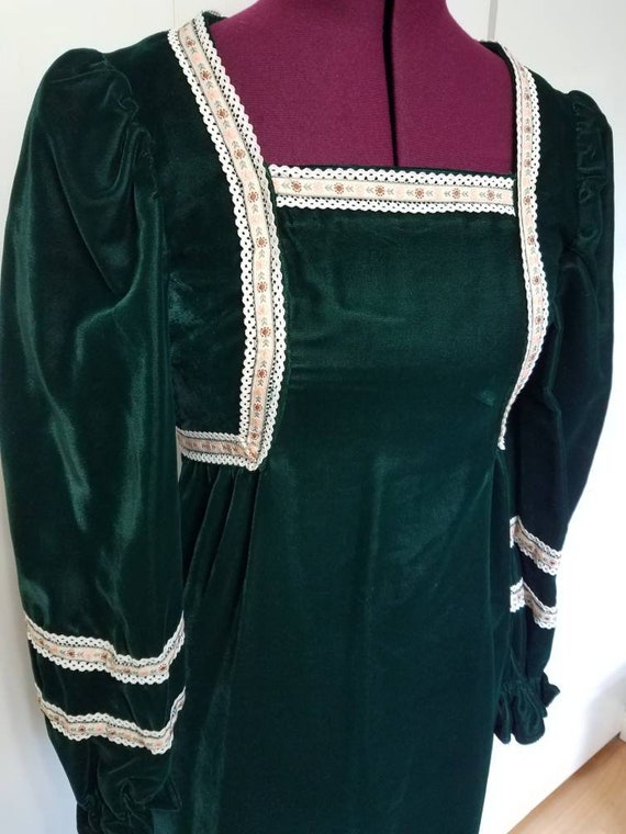 Vintage Handmade Velvet Victorian Dress - image 2