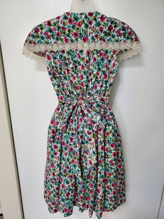 Vintage Floral and Lace Midi Dress - image 3