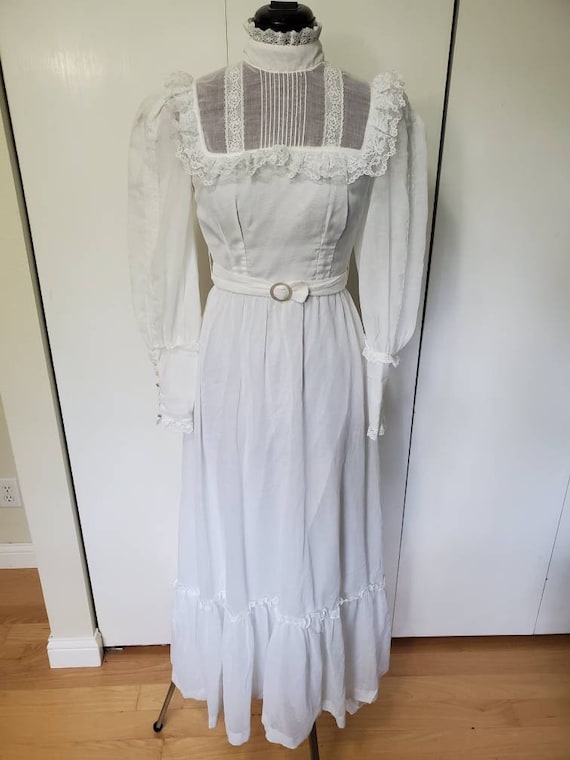 70's Candi Jones of California White Lace Maxi Pra