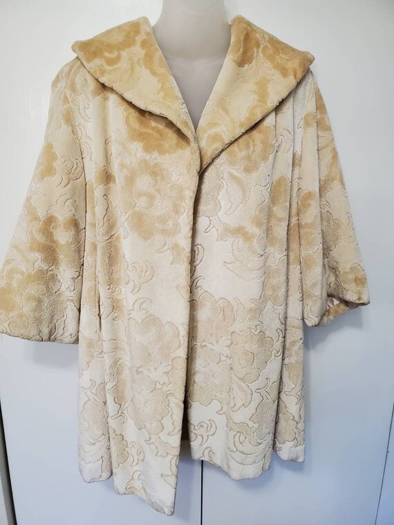 60's Cream Carpet Swing Coat