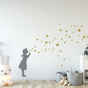 STAR BUBBLE GIRL Decal Wall Art D-I-Y, Star Soap Bubble Wall Sticker, Starry-Sky, Urban Interior Design, Nursery Decor & Kidsroom Wall Decor XXL 175 x 145 cm