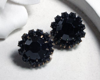 Vintage ear clips black glass stones 50s to 60s black earrings, junk thingy