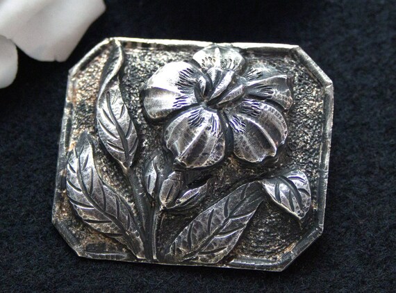 Antique silver brooch with floral pattern hallmar… - image 3