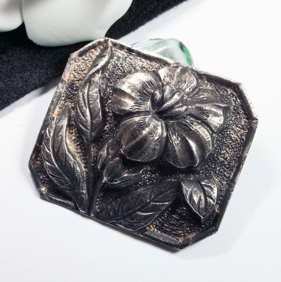 Antique silver brooch with floral pattern hallmar… - image 1