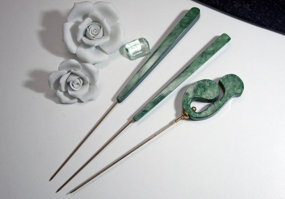 Art Deco hat pins Bakelite green 20s 30s, individ… - image 3