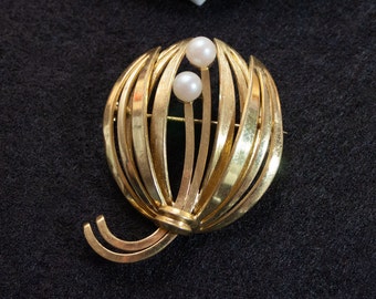 50s 60s vintage brooch with imitation pearls old brooch classic gold-colored, junk thing there
