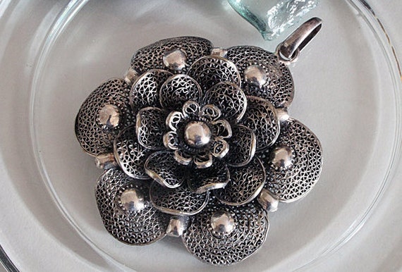Vintage pendant, costume pendant, costume, costume