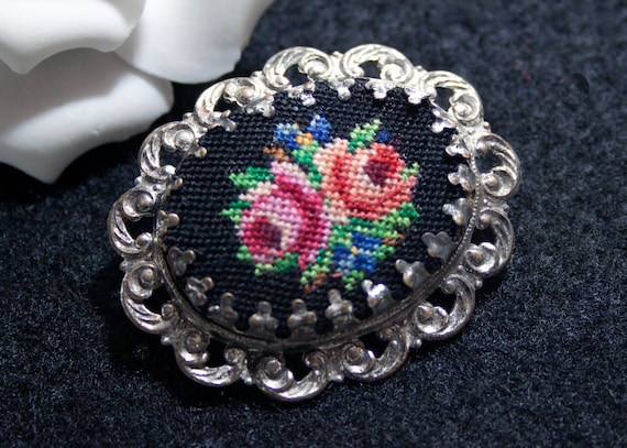 Vintage brooch roses petit point embroidery, 50s,… - image 1