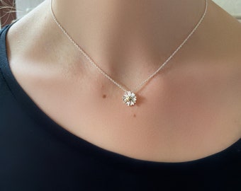 Collier argent 925. Collier délicat pendentif marguerite, bijoux bohème, cadeau petite amie, cadeau demoiselle d'honneur, bonne année