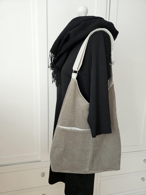 Corduroy bag in hobo style I upcycling
