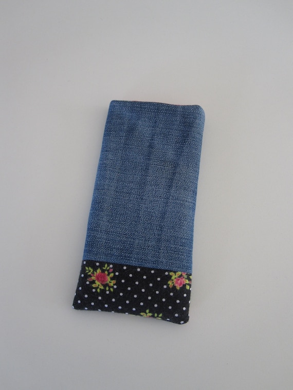 Mobile phone case made of denim | upcycling