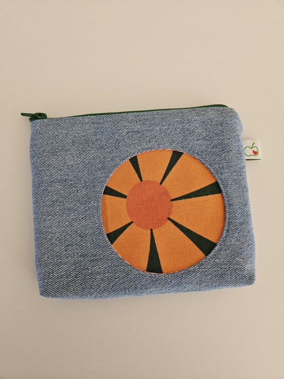 Cosmetic bag made of denim I upcycled