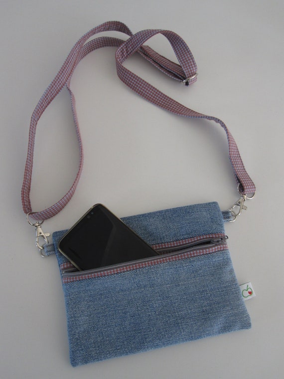 small shoulder bag made of denim fabric | upcycling