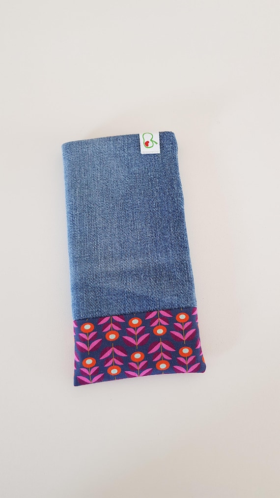 Mobile phone case made of denim | upcycling