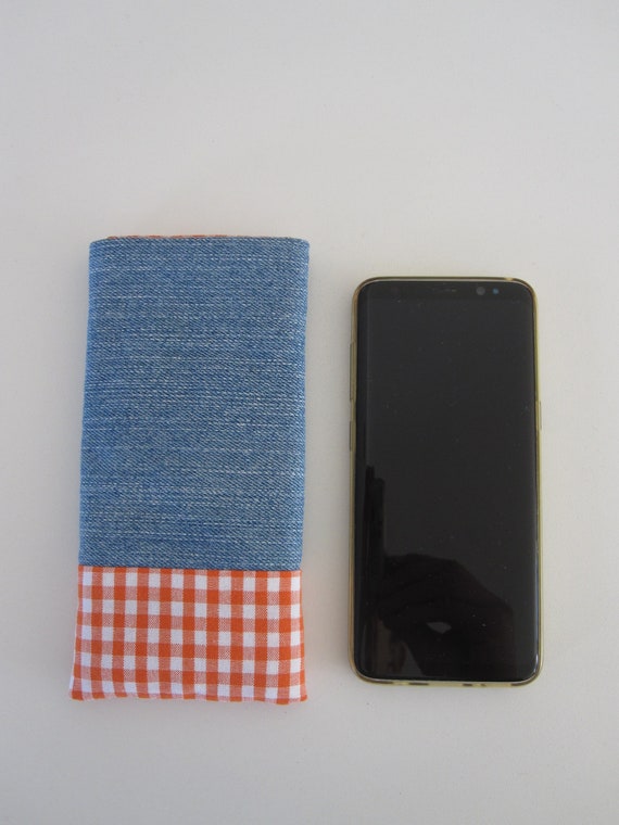 Mobile phone case made of denim | upcycling