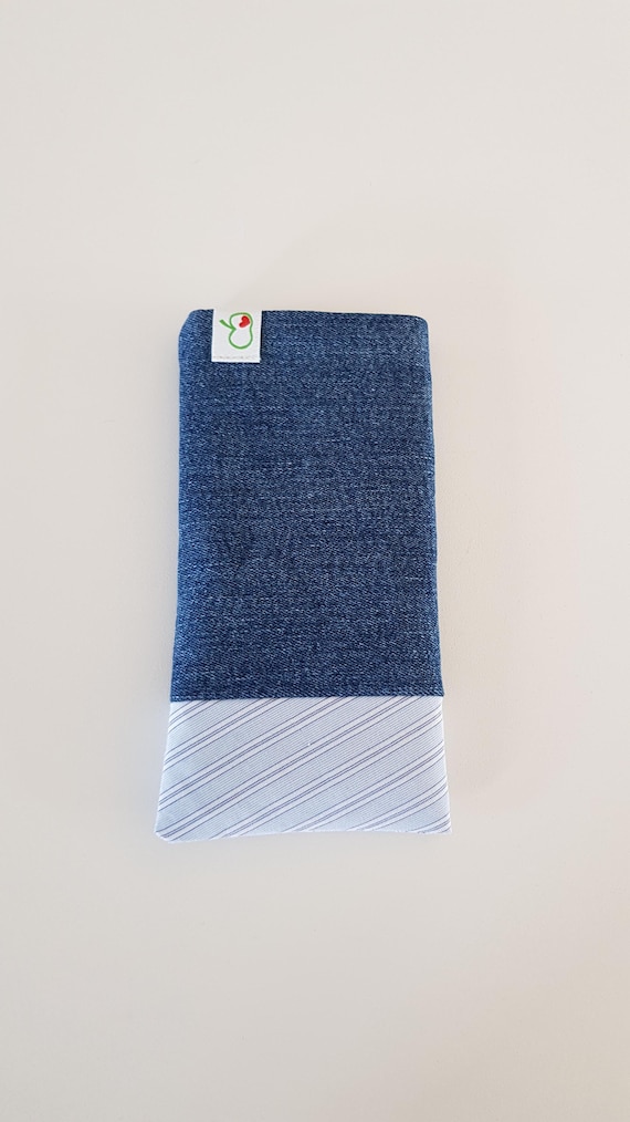 Mobile phone case made of denim | upcycling