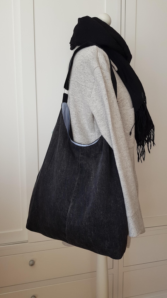 Black hobo bag made from denim | upcycling