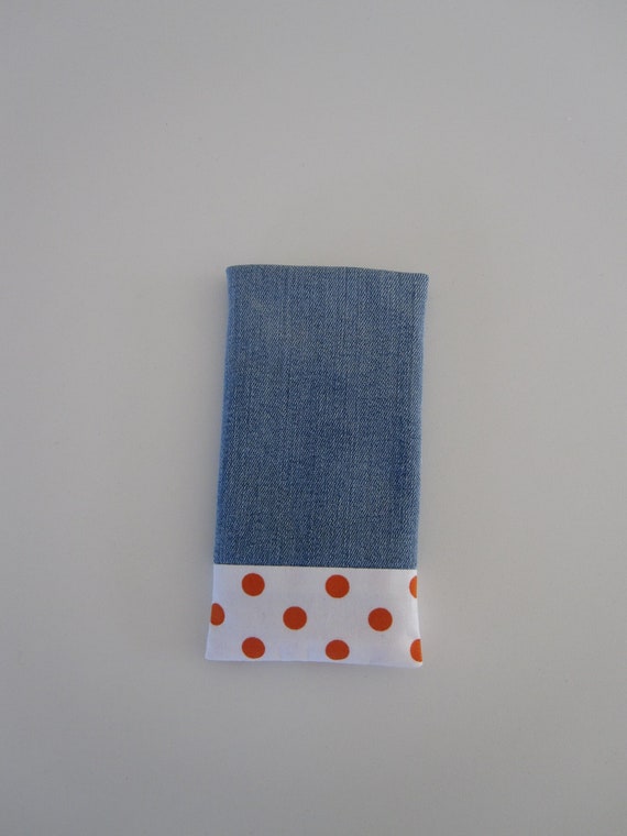 Mobile phone case made of denim | upcycling