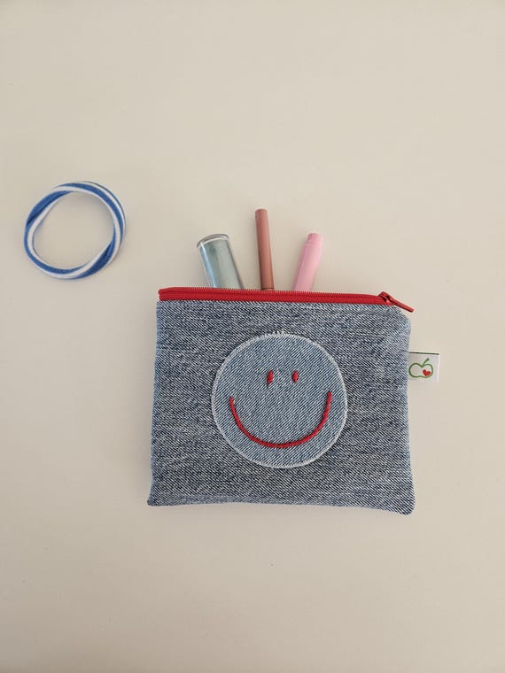 Cosmetic bag with smiley I made of denim I upcycled