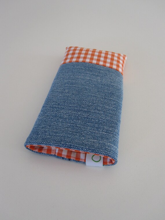 Mobile phone case made of denim | upcycling