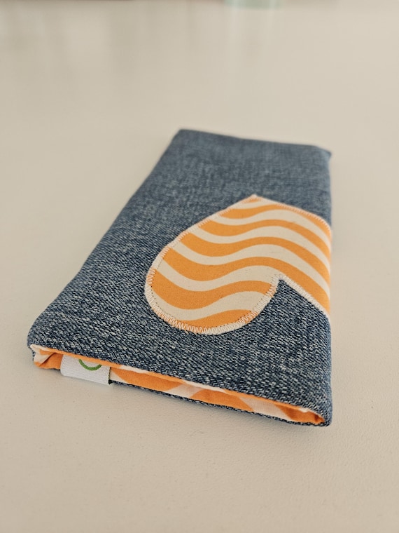 Denim phone case with heart motif | upcycled
