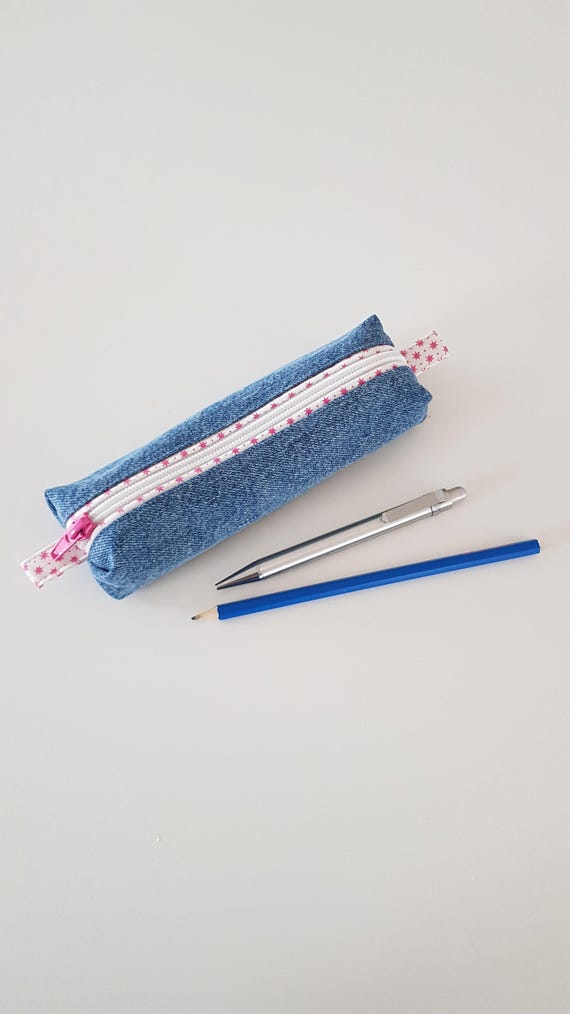 Pencil case made of denim I upcycled