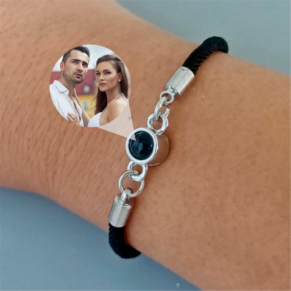 Charm Bracelets EthShine Personalized Circle Po Bracelet Custom Projection  Couple Memorial Jewelry Christmas Gift Women Men 231123 From Xuan05, $12.74  | DHgate.Com