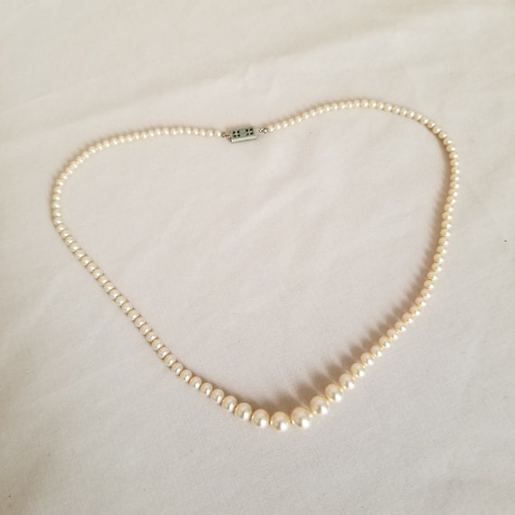 18" Single Strand Faux Pearl Necklace with Silver… - image 4