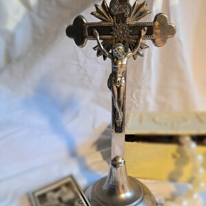 Katholische Tischkreuz-Ornamente, katholischer Stil, Dekoration