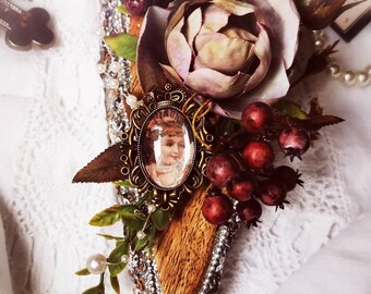 Shabby chic Holzherz mit Rosen und Cabochon