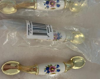 Set 3 pcs Vintage cabinet knob  .