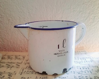 vintage pot * enamel measuring cup