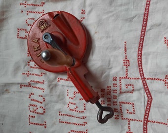 vintage bean cutter * red