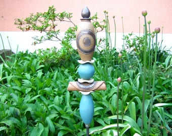 außergewöhnliche Keramik-Stele Stecker Gartendekoration OMOKENTROS