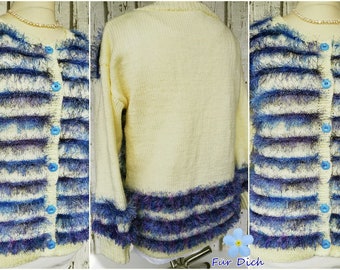 wunderschöne Damenstrickjacke Größe M/L  Cardigan  Damenmantel  handgestrickte Jacke Strickjacke mit Streifen weiße Strickjacke mit blau